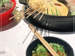 -钢管厂五区小郡肝串串香(奥克斯广场锦城万达店)