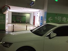 -奉贤苏宁生活广场-停车场
