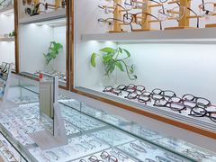 -翰佐蔡司小乐圆·依视路星趣控·暴龙眼镜折扣店