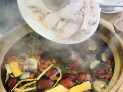 -广味炭炉鸡煲(宝业路分店)
