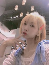 -BULB STUDIO 巴柏明星发型工作室