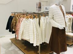 -优衣库(上海金桥国际商业广场店)