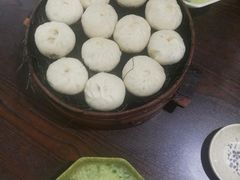 -舒小笼松针小笼包