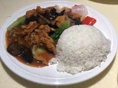 云耳烩鸡肉饭-龙记烧腊茶餐厅(常德路店)