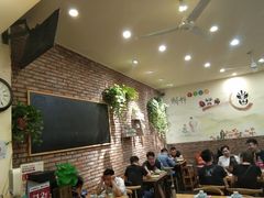 大堂-超越炭火牛蛙火锅鸡(河东店)