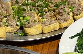 Steamed Stuffed Tofu Puffs