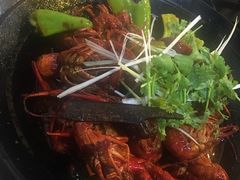 -虾弄弄海派小龙虾·牛羊蝎子火锅