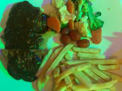 -Green Tree Rest. & Pub