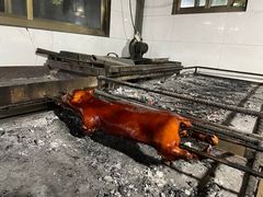 -黄记四更烤乳猪店