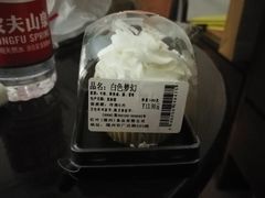 白色梦幻-红叶蛋糕(温泉店)