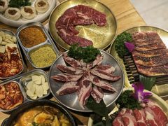 -汉城烤肉·黑金冠(华山路店)