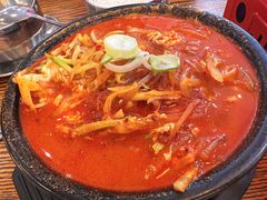 辣牛肉汤-吴草鸡爪오초닭발韩食堂(融恒盈嘉中心店)