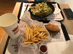 -The Habit Burger Grill 哈比特汉堡(复兴soho店)