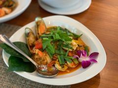 -Chom Cafe and Restaurant