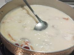 -洪氏嗨捞·广东猪肚鸡·椰子鸡火锅(西咸万象城店)