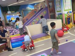 -孩子王(昆山招商花园城店)