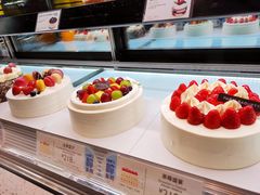 草莓盛宴蛋糕-巴黎贝甜(周浦海印店)