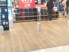 -优衣库(上海颛桥万达广场店)