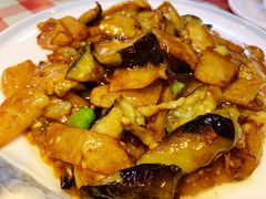 地三鲜-东北哈尔滨酱骨头馆房掌柜铁锅炖