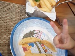 -Chom Cafe and Restaurant