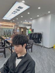 -藤野造型烫染·漂发