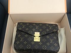-LV路易威登(德基广场店)