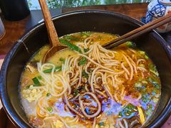 -银米·云南传统过桥米线(双廊黑金冠店)