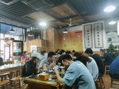 大堂-陇上全荟兰州传统牛肉面(延吉路店)