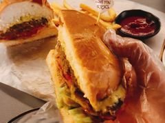 爱马仕牛肉汉堡-深蓝超市Alcohol Player餐酒吧