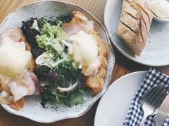 班尼迪克蛋-ROAST coffee & eatery