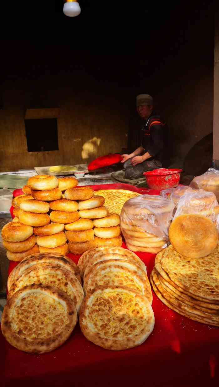 库车大馕城-"就是个没有任何美食的美食广场.边上有家烤.