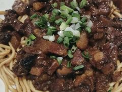 葱油肉燥拌面-面春山·传统老卤面(天隆寺店)
