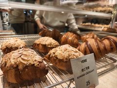 -VERIE BAKEHOUSE