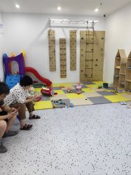 -熊小米专业儿童游泳馆