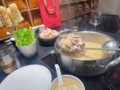 -鲜入唯煮·港式海鲜牛肉火锅(金宝街店)