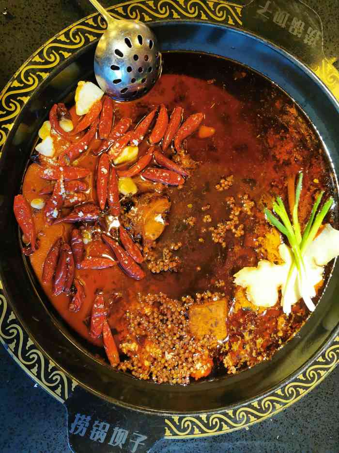 捞锅坝子老火锅(武隆梦冲塘店)-"[薄荷]环境: 重新装修过,氛围挺好,大