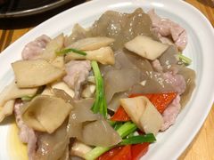 杏鲍菇竹耳爽肉片-十三式重庆江湖菜(金茂览秀城店)