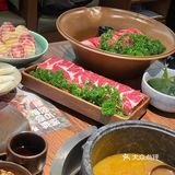 这么冷的天儿，快来吃这个养生菌菇鸡汤锅[色]