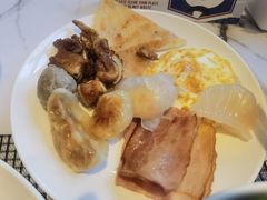-希尔顿欢朋酒店自助餐