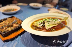 Steamed Ecological Large Yellow Croaker with Green Onion Oil Sauce