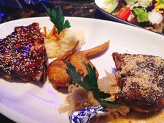 肋排鸡翅鸭腿拼盘-MOSSO德国餐厅·音乐酒吧(环宇荟店)