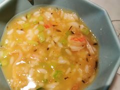 招牌小龙虾红汤泡饭-蜜桃花开·中西融合菜E&W(南长街店)