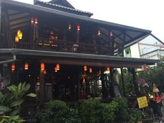 -Dash Teak House