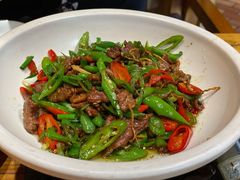 小炒黄牛肉-老滇山寨•云南特色菜•地方菜•民族风情歌舞表演(金碧店)