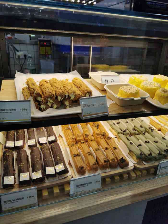 哈斗手指泡芙(金桥永旺店)-"这是一家连锁的泡芙店,他家的泡芙外皮都