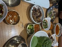 -青瓦餐厅·生鱼片·韩园烤肉(西塔店)