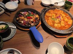 -云海肴·汽锅鸡·云南菜(天山百盛优客店)