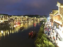 -临江餐馆二楼美食部落