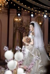 点击看大图 -Renee芮亦婚纱