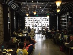 -钟书阁(松江泰晤士小镇店)